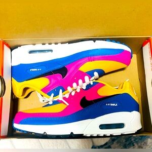 ✨NEW✨Nike Air Max 90
‘Leather Multi-Color’, Youth Size 5/Women’s 6.5